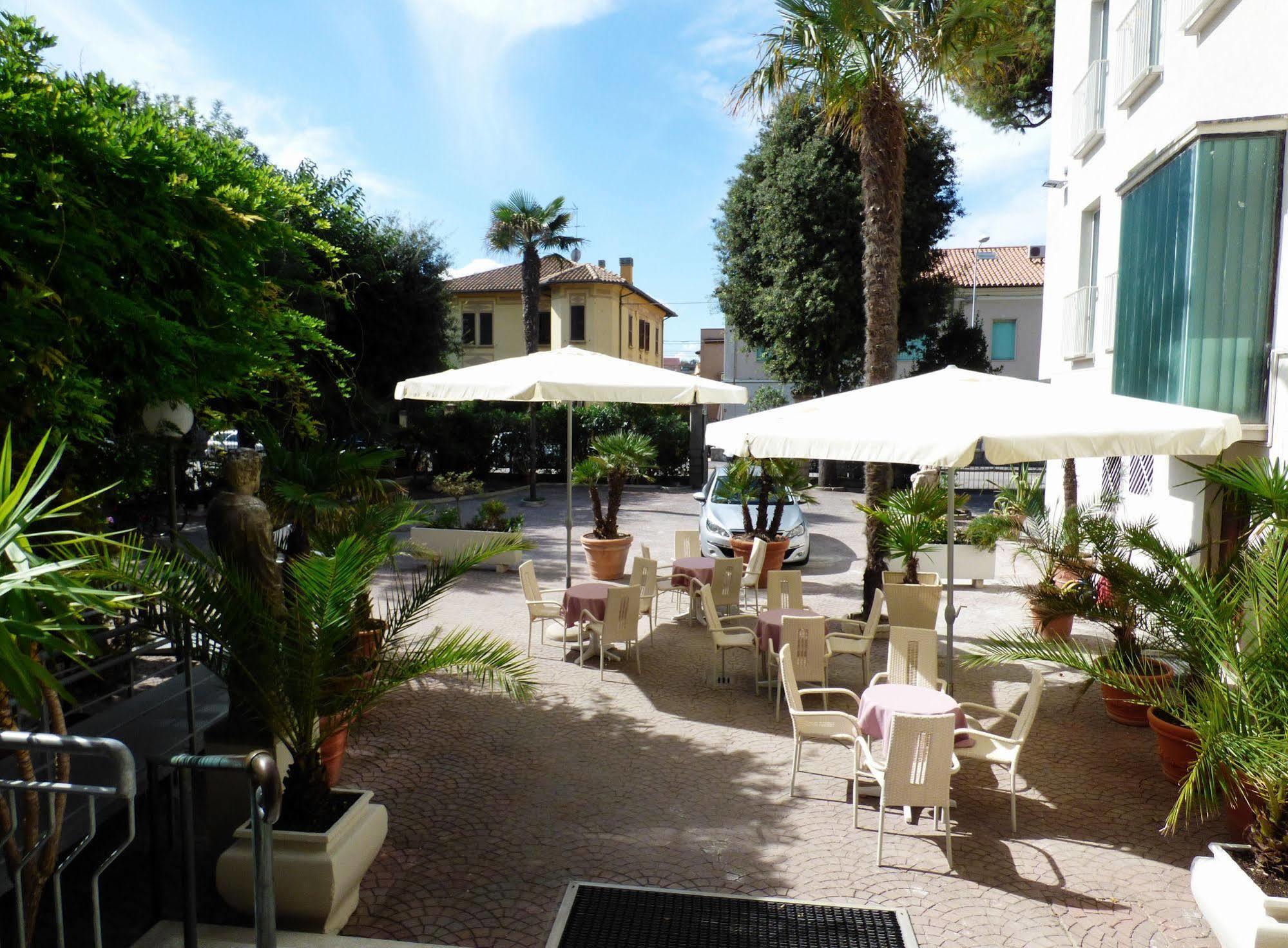 Hotel Cristallo Senigallia Eksteriør bilde